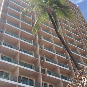 Meet your Posher, Bibi